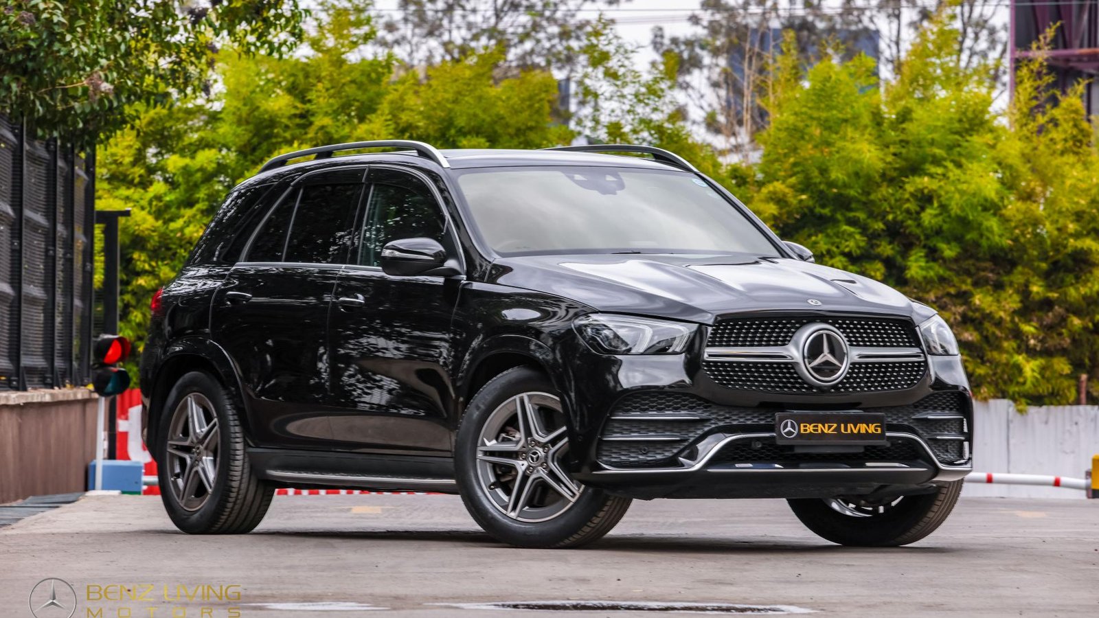 2019 GLE450 in Obsidian Black